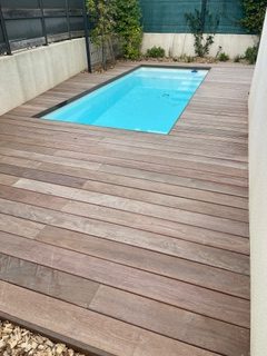 Avant — lames de terrasse encrassées